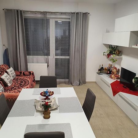 Lar Apartment Focşani Kamer foto
